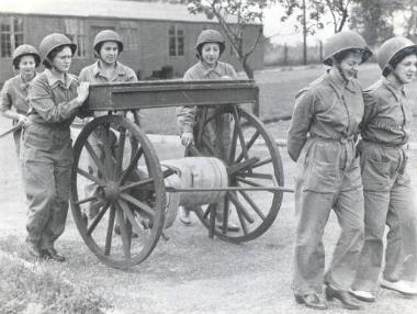 Members of the American Women's Army Corps (WAC) at work on a US base in Norfolk (Image MC 371/815, Norfolk Record Office.)